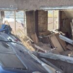 istanbul sariyerde yokustan kayan otomobil binaya carpip korkuluklarda asili kaldi edb3f9223919