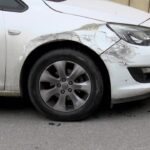 istanbul sultangazide soforunun el frenini cekmeyi unuttugu minibus kayarak 6 araca carpti 0034bcfcc915