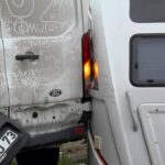 istanbul sultangazide soforunun el frenini cekmeyi unuttugu minibus kayarak 6 araca carpti 615084eec0d4