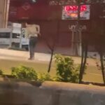 istanbul sultangazide yolda ilerleyen araca yumruk atti kendisini uyaranlari bicakla tehdit etti b9290ec74bca