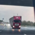 istanbul tir soforu zikzak cizerek ilerledi dorsedeki yukler yola savruldu b4a001a727a9