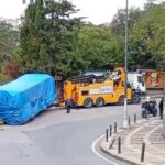 istanbul uskudarda el freni cekilmeyen iett otobusu istinat duvarina carparak askida kaldi genis haber aacc2d489e9d