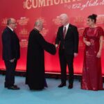 Cumhuriyet’in 102. yılı dolayısıyla İstanbul'da anlamlı bir bayramlaşma etkinliği gerçekleştirildi 2 istanbul vali gul cumhuriyet emin ellerde diyoruz 7bc35dc9790f