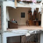 istanbul zeytinburnunda bir binadaki yikim nedeniyle bitisikteki apartmanda hasar olustu 57c5675265c3