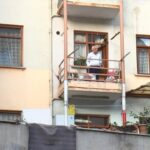 istanbul zeytinburnunda bir binadaki yikim nedeniyle bitisikteki apartmanda hasar olustu b9effc7f4105