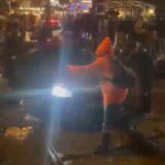 Otomobil yasağa rağmen tramvay yoluna girdi, polis durumu müdahale ederek çözdü 3 istanbul zeytinburnunda otomobil calisma yapilan tramvay yoluna girdi 4f266c099400