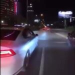 İzmir'de Motosiklet Sürücüsü Tarafından Kaydedilen Yardım İsteyen Kadın Olayı, Korsan Taksi Sürücüsünü Gözaltına Alındırdı 3 izmir korsan takside sofor ile tartisip camdan bagirarak yardim istedi video eklendi 649c75945da4