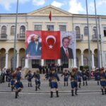 Cumhuriyet'in 102. Yıl Dönümü İzmir'de Coşkuyla Kutlandı 10 izmirde cumhuriyet bayrami kutlamalari basladi b75360960bec