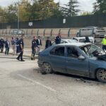 karsi yone gecen otomobil iki aracla carpisti 1i agir 5 yarali 17dd80986b02