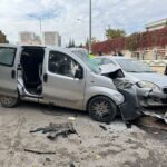 karsi yone gecen otomobil iki aracla carpisti 1i agir 5 yarali ad5906a8782f