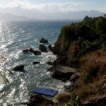 kayalikta mahsur kaldi ekipleri beklemeden yuzerek kiyiya cikti 6bdd7c83240c