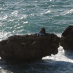 kayalikta mahsur kaldi ekipleri beklemeden yuzerek kiyiya cikti f94007046beb