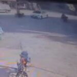 kazada motosikletin savrulan surucusu yol kenarindaki cifte carpti c7dbd33631b5