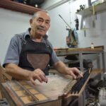 kendisine yapmak icin basladi 20 yildir kanun uretiyor 52400f20590e