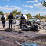 Kırmızı ışıkta duran otomobil, aracın çarpması ile ikiye bölündü; kaza kamerada 3 kirmizi isikta duran otomobil aracin carpmasi ile ikiye bolundu kaza kamerada 08fcc607f1cc