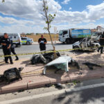 Kırmızı ışıkta duran otomobil, aracın çarpması ile ikiye bölündü; kaza kamerada 4 kirmizi isikta duran otomobil aracin carpmasi ile ikiye bolundu kaza kamerada 1ea7a64e8213