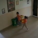 koridordaki atiklari geri donusum kutusuna koyan ogrenciler odullendirildi video eklendi a745dab5cf14