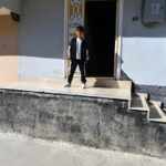 Adana'da Çocuk Korku İçinde Yerlere Fırlatıldı, Aile Olayı Kınadı 4 kovaladigi cocugu ayak bileginden tutup yere firlatan supheli tutuklandi 2 f96c8e2fc034