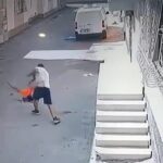 Adana'da Çocuk Kovalayıp Yere Fırlatan Şahıs Tutuklandı 8 kovaladigi cocugu ayak bileginden tutup yere firlatan supheli tutuklandi 5d6ae9e8b361