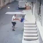 Adana'da Çocuk Kovalayıp Yere Fırlatan Şahıs Tutuklandı 5 kovaladigi cocugu ayak bileginden tutup yere firlatan supheli tutuklandi fd3eed20b13c