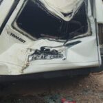kum yuklu kamyon minibusun uzerine devrildi e5097934a368