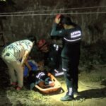 Antalya'da Rus Turist Kadın, İnşaat Çukuruna Düşerek Yaralandı 3 kurtarma sirasinda usuyen turiste yelegini verdi 60092cd497b5