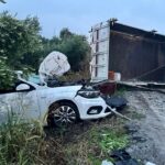 manisada devrilen kamyonet suruklenerek karsi seride gecti 2 olu 3 yarali f430cc0fadf8