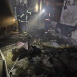 Kızıltepe'deki apartmanda meydana gelen yangında 1 çocuk 2 kişi dumandan etkilendi, daire kullanılamaz hale geldi. 1 mardinde 8 katli apartmanda yangin 2 kisi dumandan etkilendi d6b39abd86c6