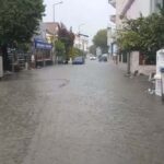 Köyceğiz'de Yağmur Sebebiyle Caddeler Su Altında Kaldı, Sürücüler Zor Anlar Geçirdi 3 muglada saganak etkili oldu d05c55106a23