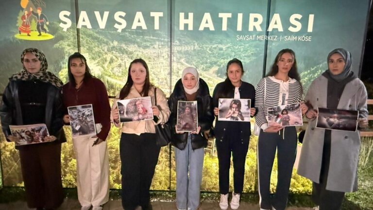 Şavşatlı Öğrenciler, Dünya Kız Çocukları Günü’nde Gazze’deki Acılara Dikkat Çekti