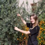 okul bahcesinde ogrencilerden zeytin hasadi ee8e0de56bb5