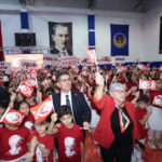 Isparta'daki Okul Başkanı Ahmet Veli Çetin, Milletvekillerini Öğrencilerle Buluşturdu 4 okul baskani ahmet secim vaadini yerine getirip milletvekilleri ile ogrencileri bulusturdu b00324b97517