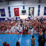 Isparta'daki Okul Başkanı Ahmet Veli Çetin, Milletvekillerini Öğrencilerle Buluşturdu 3 okul baskani ahmet secim vaadini yerine getirip milletvekilleri ile ogrencileri bulusturdu b7fe87537998