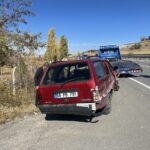 Sivas'ta Bariyerlere Çarpan Otomobilde İki Kişi Yaralandı, Birinin Durumu Ağır 3 otomobil bariyerlere carpti 1i agir 2 yarali 78a4bf402640