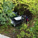 otomobil evin bahcesine uctu 4 universite ogrencisi yaralandi fd2bd0d76df2