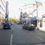 otomobilin altinda kalmaktan son anda kurtuldu o anlar kamerada cc09175c7aff