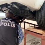 otomobilinde gizli bolmelerde uyusturucu ele gecirilen iranli tutuklandi 0f19572f0cbb