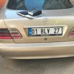 otomobiliyle ters yonde giden surucu motosikletliyle tartisti o anlar kamerasinda e03075aedc9e