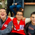 ozel gereksinimli ogrenciler gazze icin denize kagittan kayiklar birakti 99c69c69a970