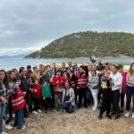 ozel gereksinimli ogrenciler gazze icin denize kagittan kayiklar birakti fe0311c34d08