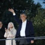 ozgur ozel mesruiyet okyanus otesinden amerikadan alinmaz milletten alinir bd16a2e9e2d1