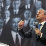 ozgur ozel sirf bizi cildirtmak icin dort tegmeni ordudan ihrac ediyorlar 5c34d2fb58c1