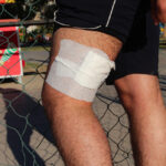 Adana'da Bıçaklı Saldırıya Uğrayan B.K., Saldırganları Tanımadığını Açıkladı 3 parkta tartistiklari 3 lise ogrencisini dovup bicakladilar olay kamerada 2 c3cb29950e52