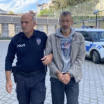 polis komsusunun merdiven boslugundaki esyalarini calan supheliye gozalti 788eeacd4bb1