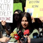 rojin kabais icin yapilan yuruyuste universite ogrencisine otomobil carpti 2 2b59378c46ae