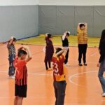 ruzgarin kizi elif askaledeki cocuklari atletizmle tanistiriyor af45b4227eb9