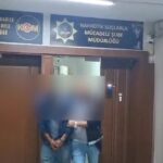 Erenler'de uyuşturucu ticareti yapan anne-oğul tutuklandı 2 sakarya anne ve oglu tutuklandi ellerindeki uyusturucuyu kot pantolonlarla takas etmisler video eklendi 178f91e21db1