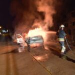 samsunda seyir halindeki otomobil alev aldi 1db48f877198