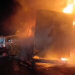 sanliurfada elektronik esya yuklu tir dorsesinin yanmasi kamerada 7f25f38c7685