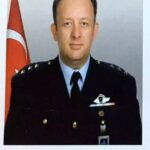 Pilot Yüzbaşı Yunus Bal’ın Ailesi, Cumhuriyet Bayramı’nda Unutulmadı 7 sehit ailesini makam araciyla evlerinden aldirip toreni izlemelerini sagladi 3ac5bc0e3947